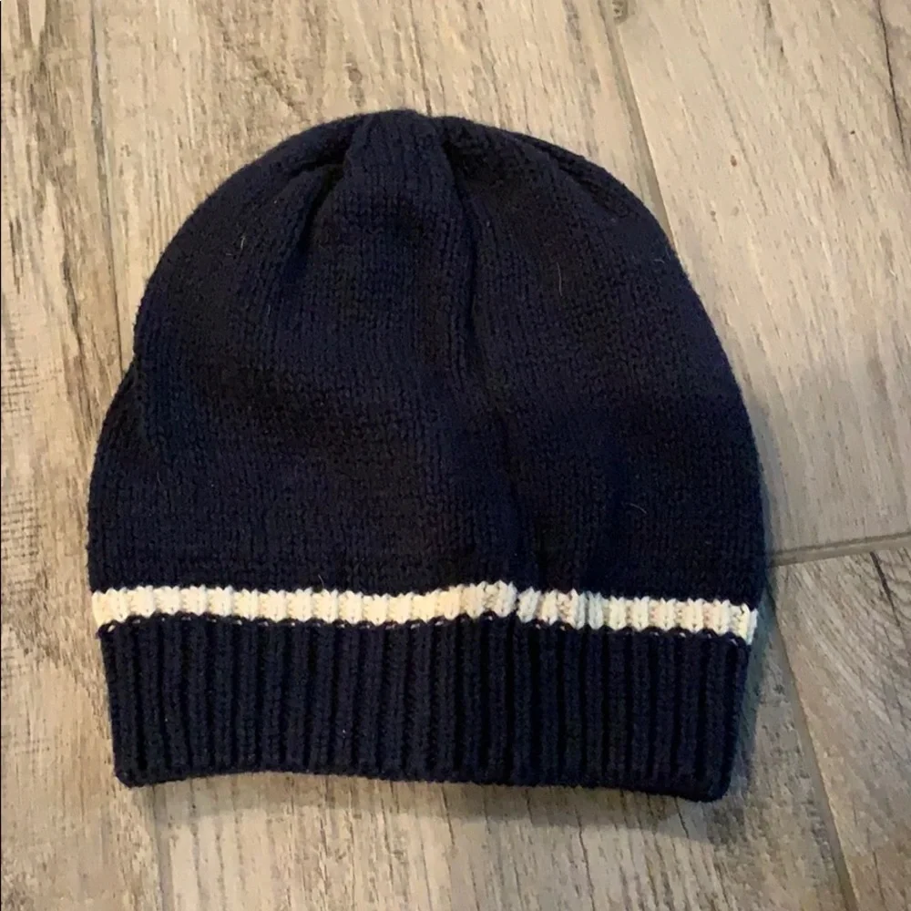 EUC Bundle of Gap knit hat and fleece mittens